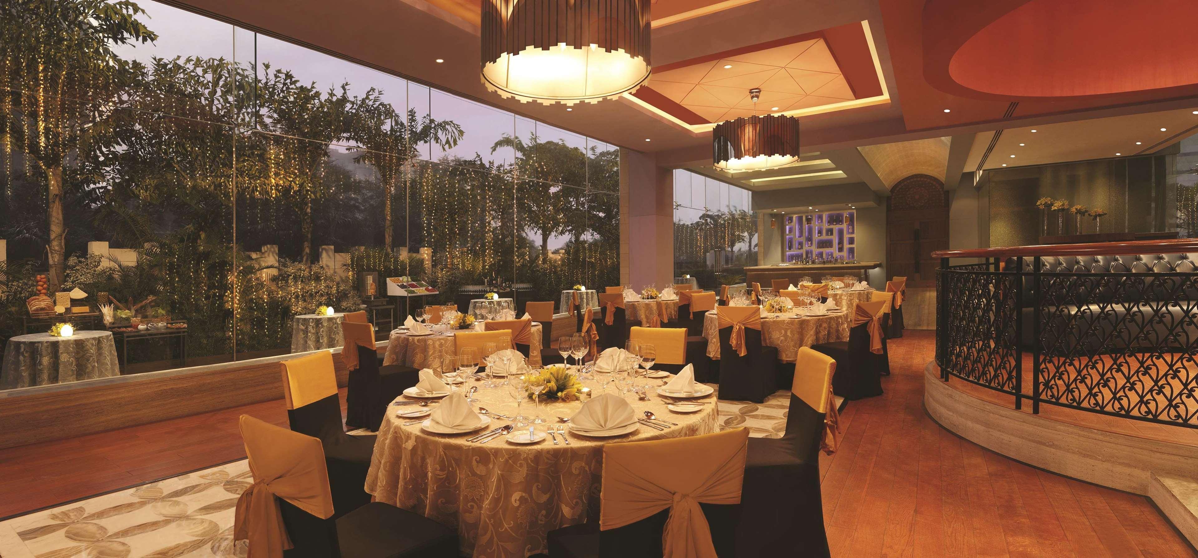 Hotel Doubletree By Hilton Gurgaon New Delhi Ncr Exterior foto
