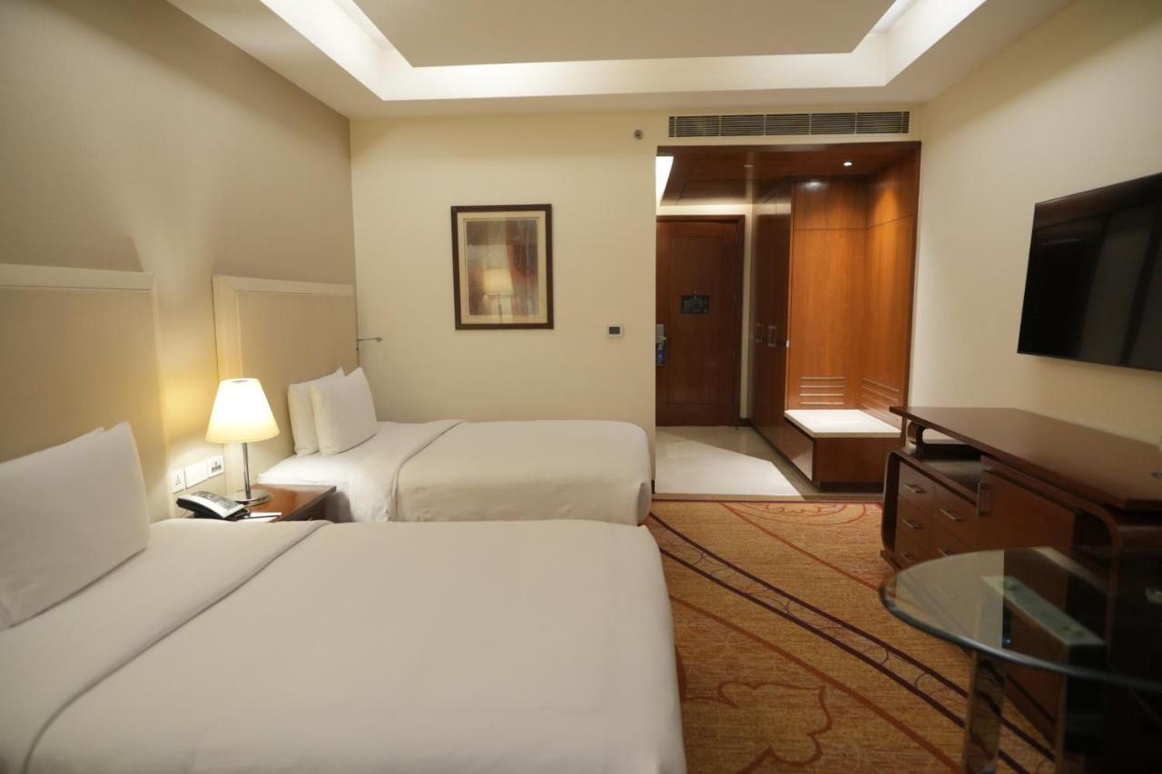 Hotel Doubletree By Hilton Gurgaon New Delhi Ncr Exterior foto