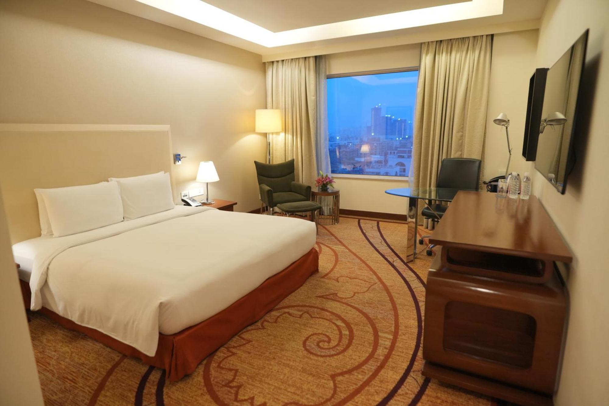 Hotel Doubletree By Hilton Gurgaon New Delhi Ncr Exterior foto