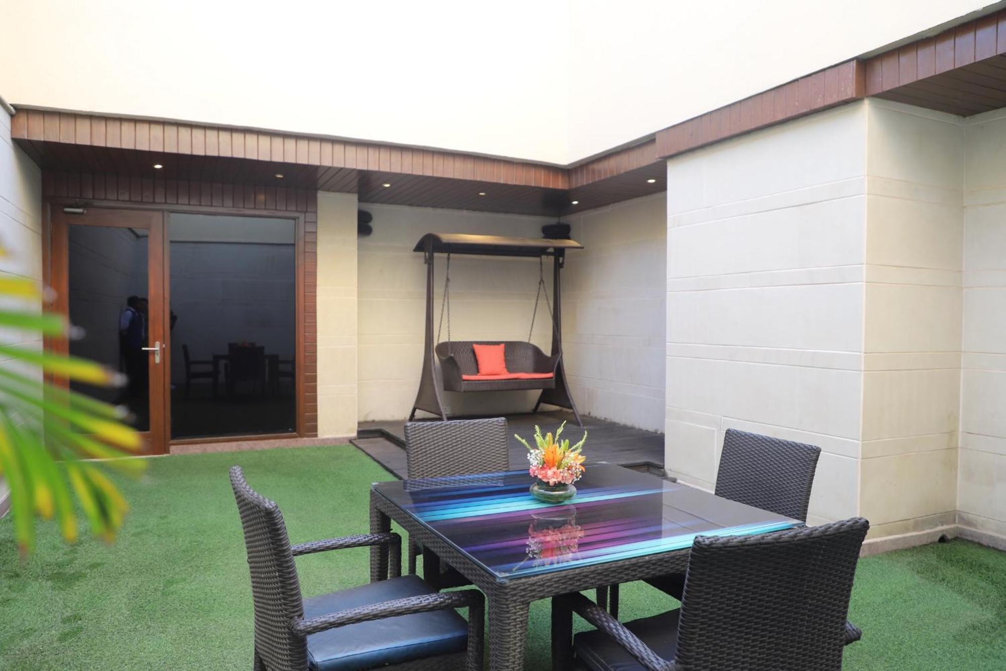 Hotel Doubletree By Hilton Gurgaon New Delhi Ncr Exterior foto