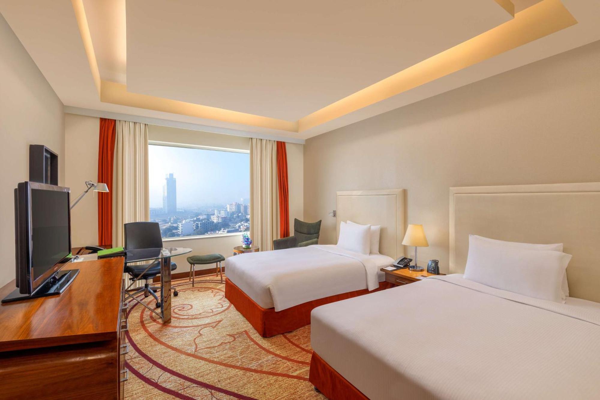 Hotel Doubletree By Hilton Gurgaon New Delhi Ncr Exterior foto