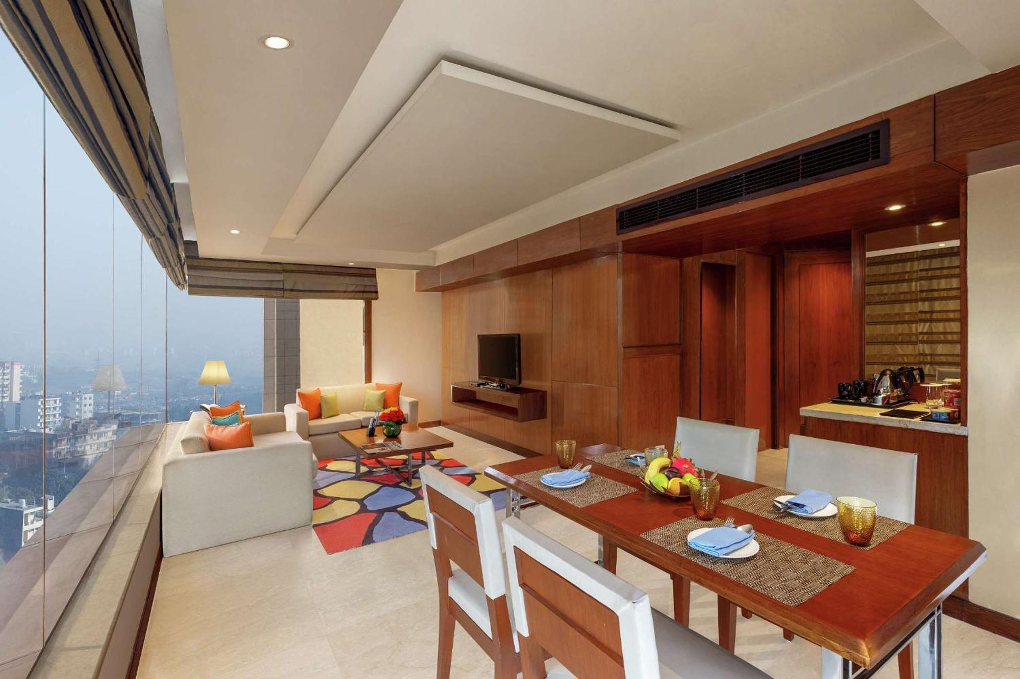 Hotel Doubletree By Hilton Gurgaon New Delhi Ncr Exterior foto