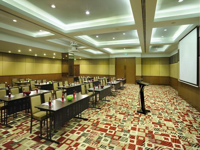 Hotel Doubletree By Hilton Gurgaon New Delhi Ncr Exterior foto
