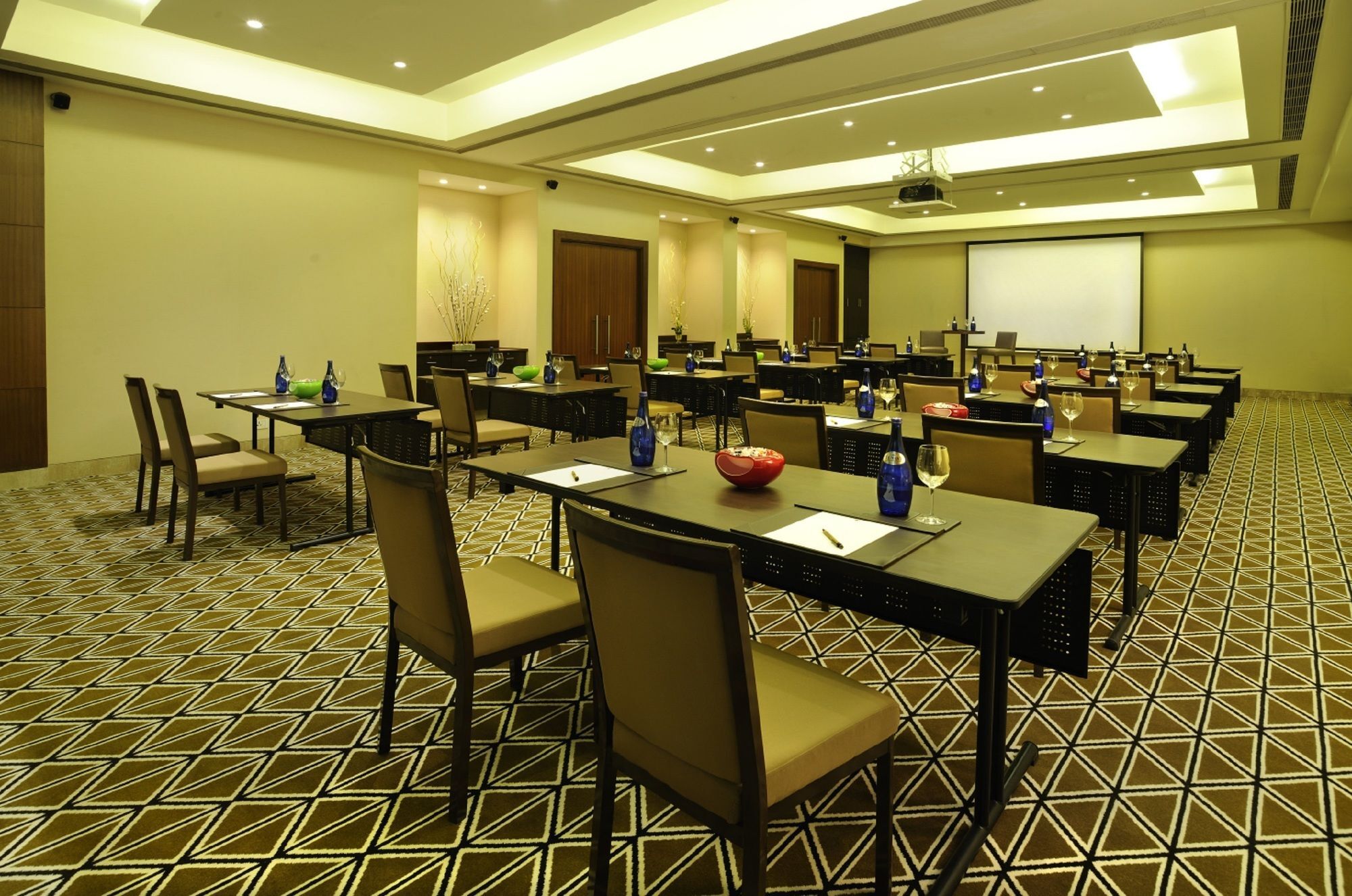 Hotel Doubletree By Hilton Gurgaon New Delhi Ncr Negocio foto